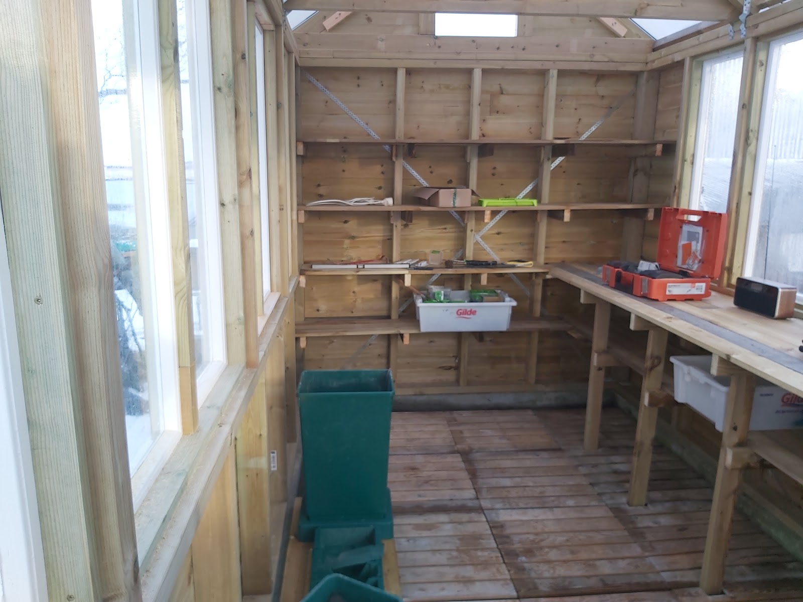 Nytt växthus på gammal vägg