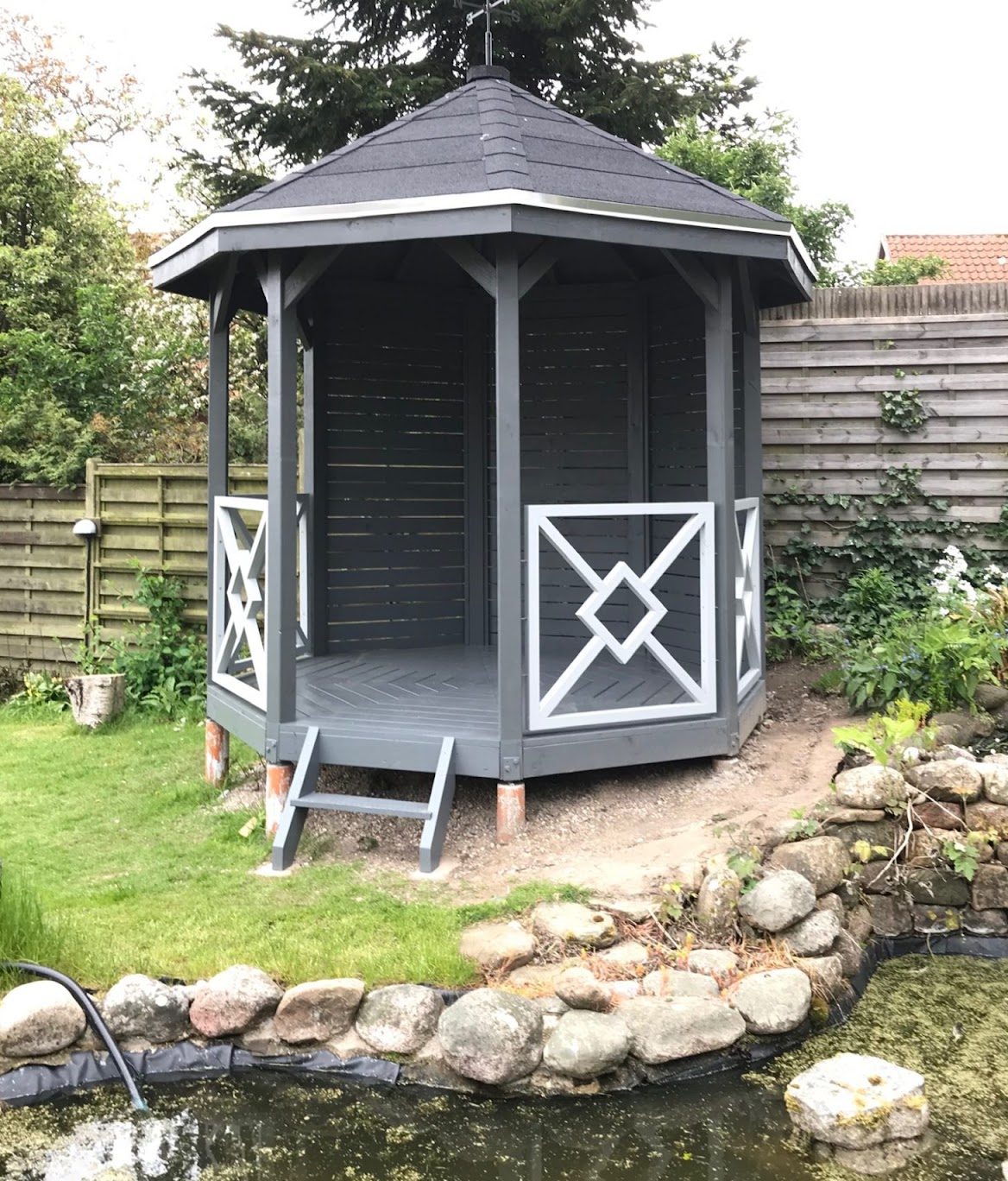 Trädgårdspaviljong