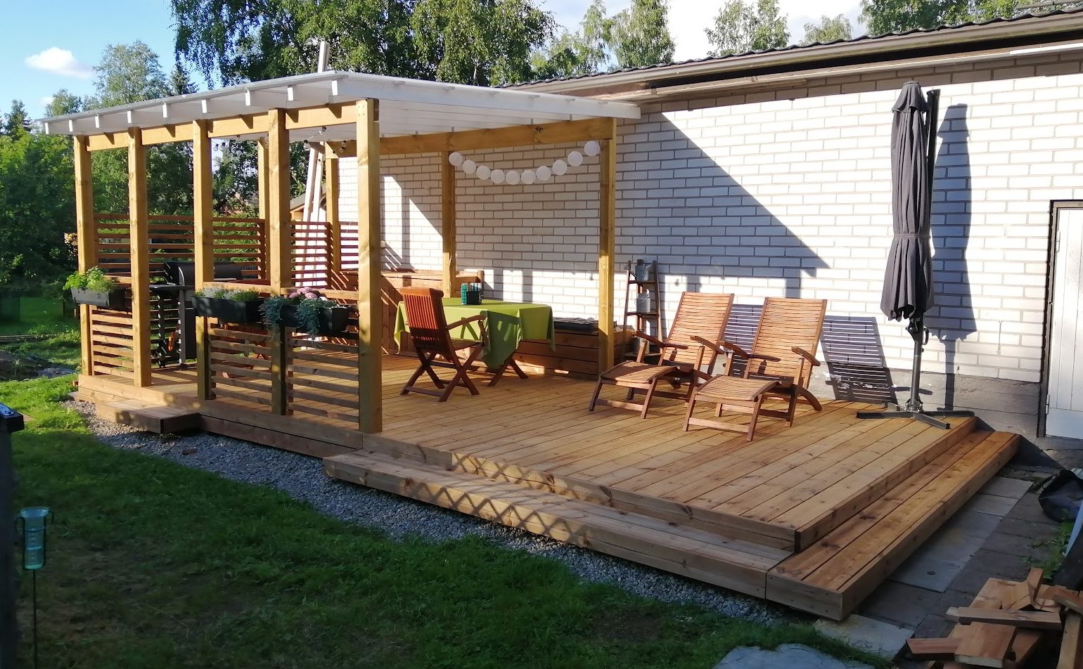 Terrass med kraftig takbeläggning