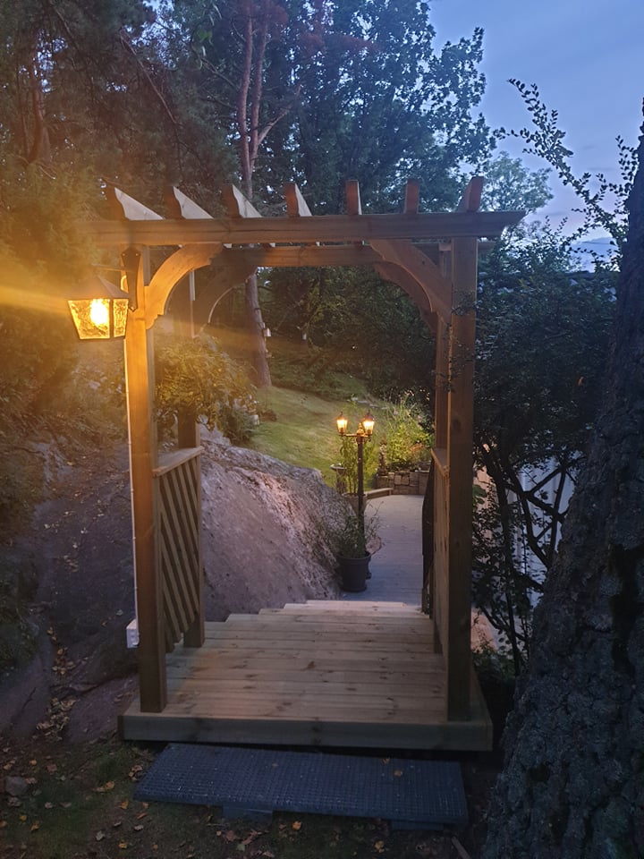 Ny veranda, trappor och pergola