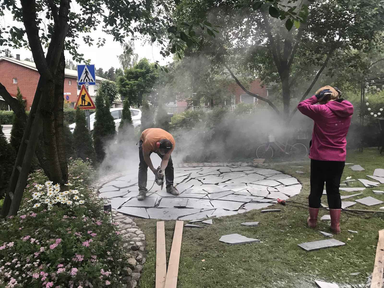 Terrass av ölandssten och åkerstenar
