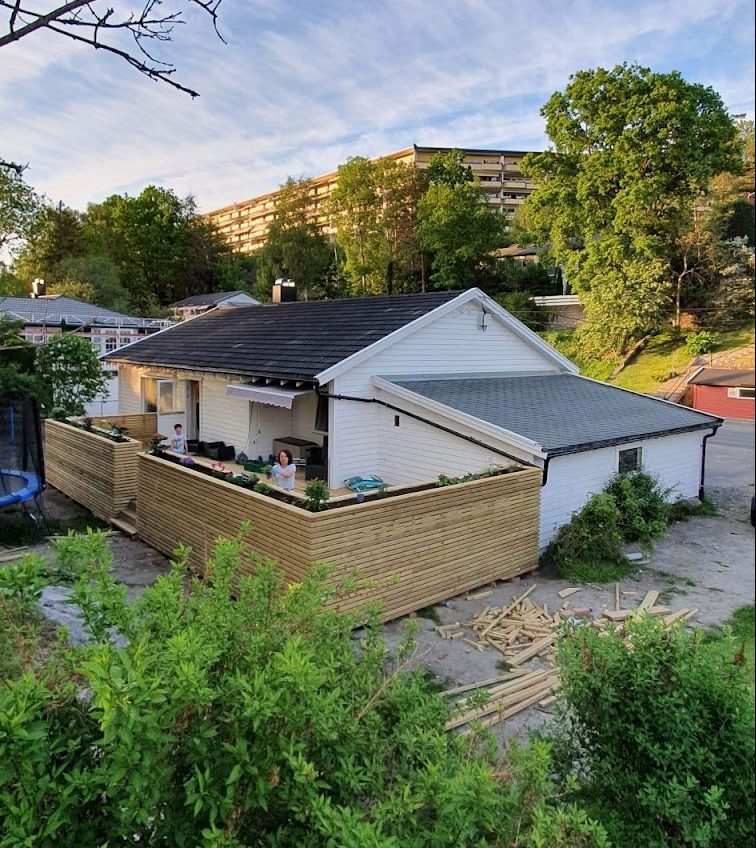 Ny terrass och blomlådor