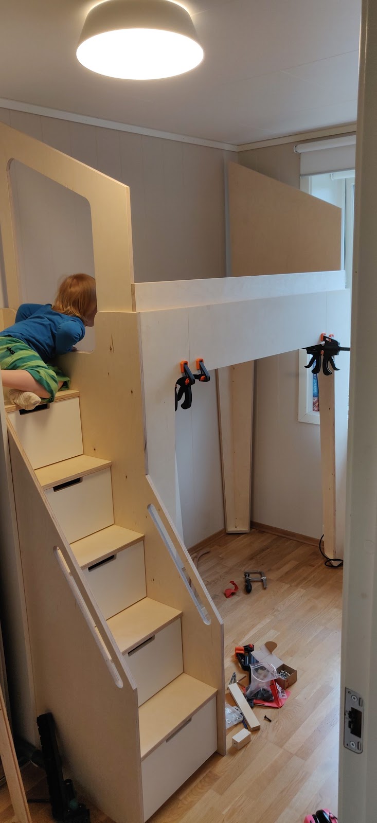 Våningssäng till barnrummet