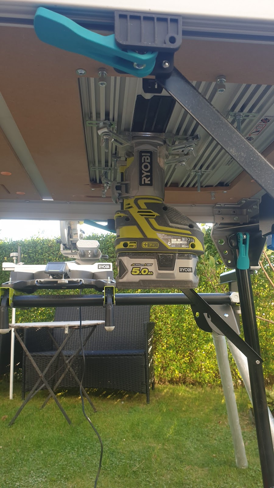 Rullbar utomhusdiskbänk