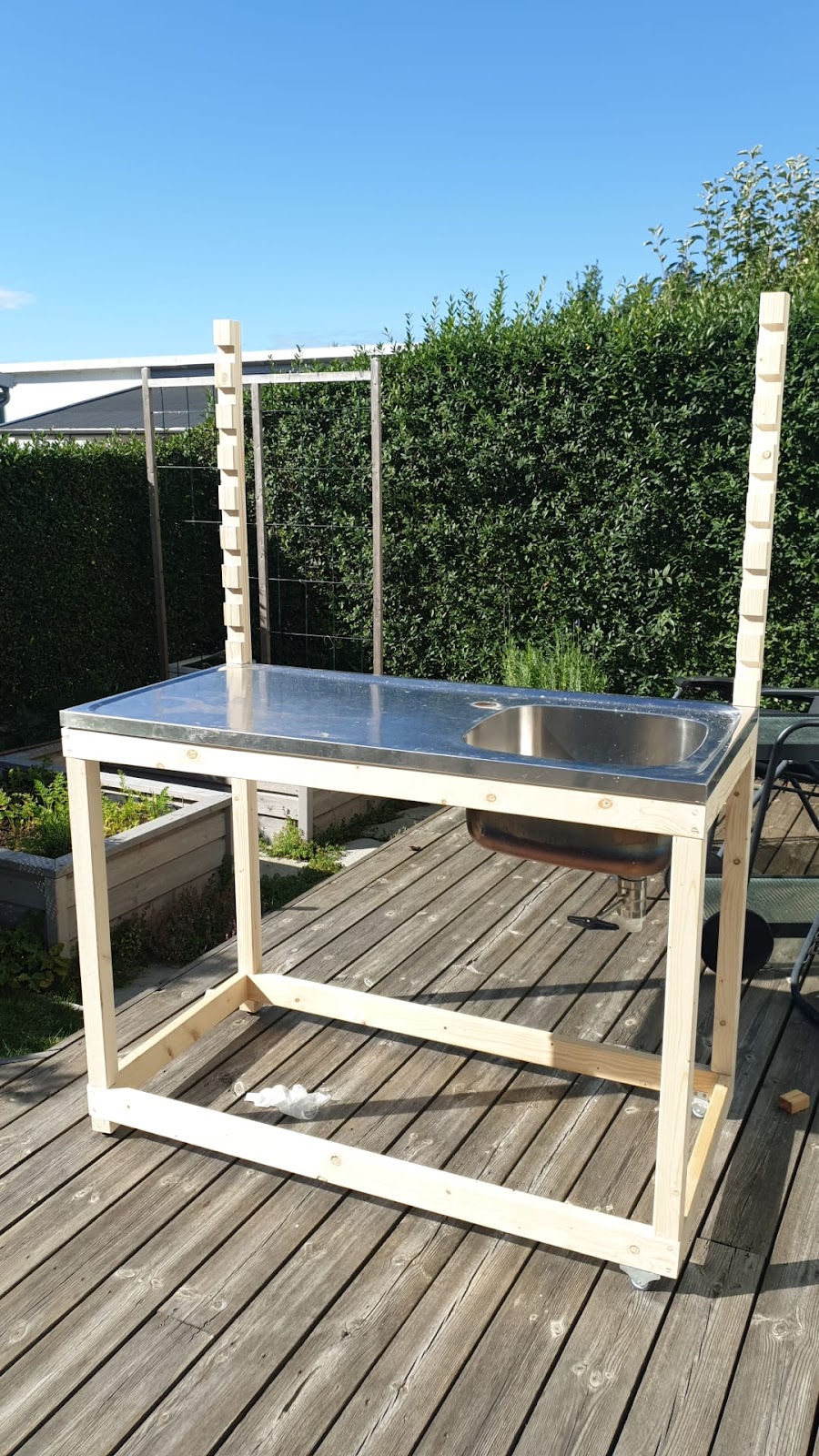 Rullbar utomhusdiskbänk