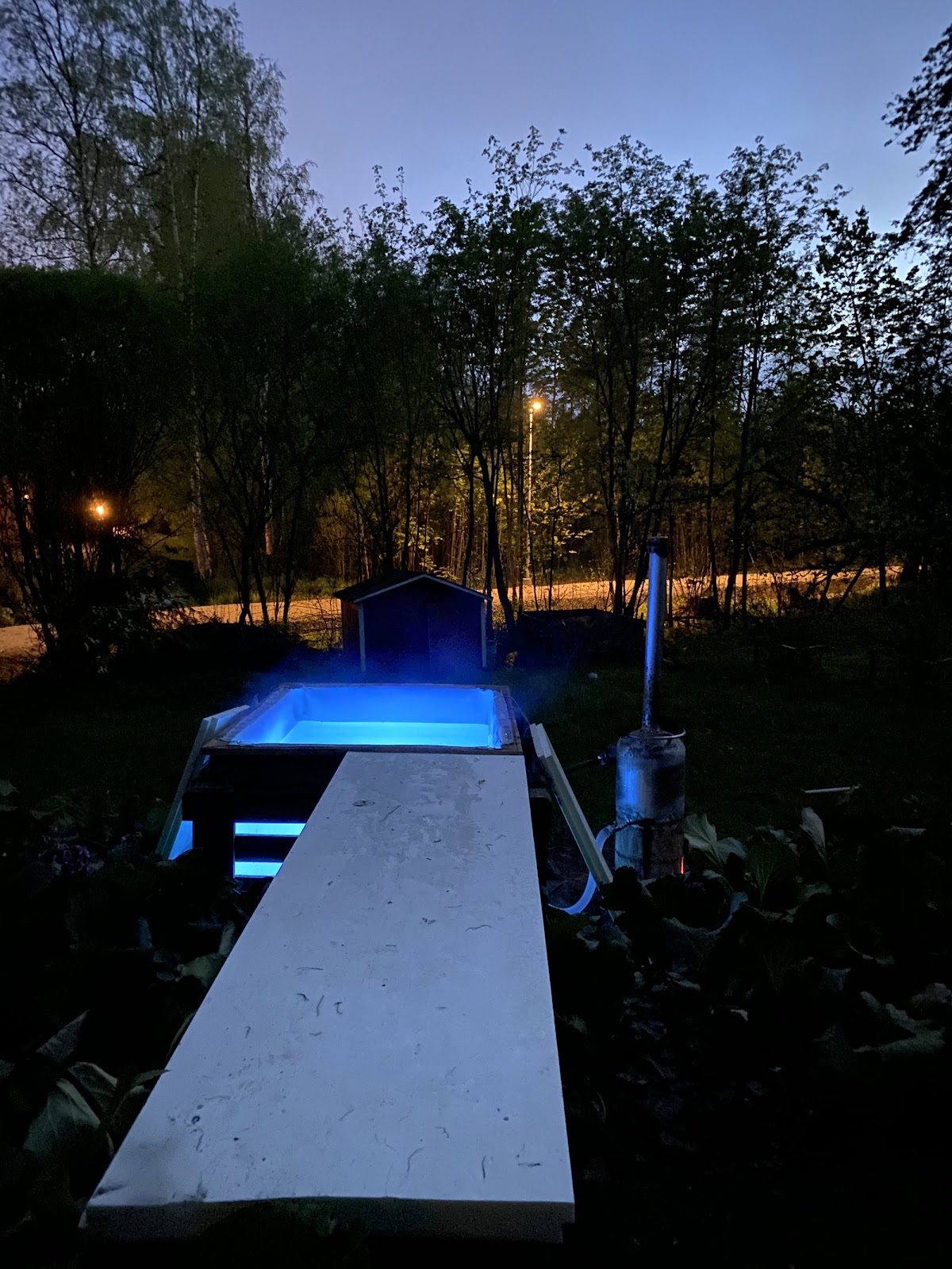 Hemmabyggd badtunna med värme