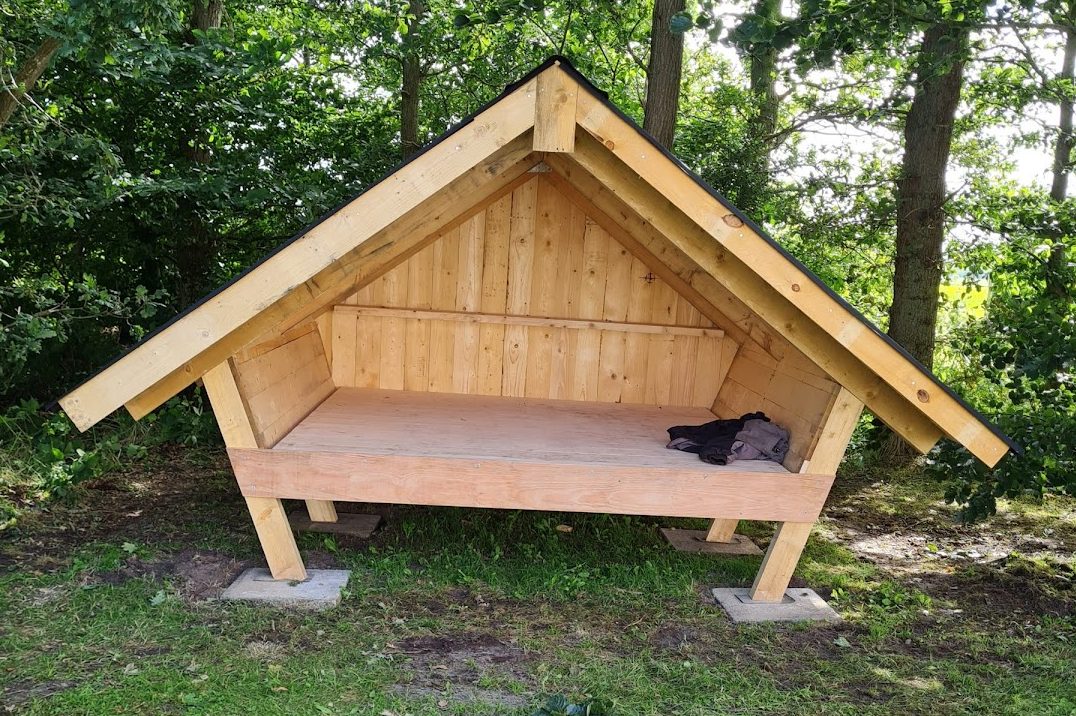 Vindskydd med hästarna