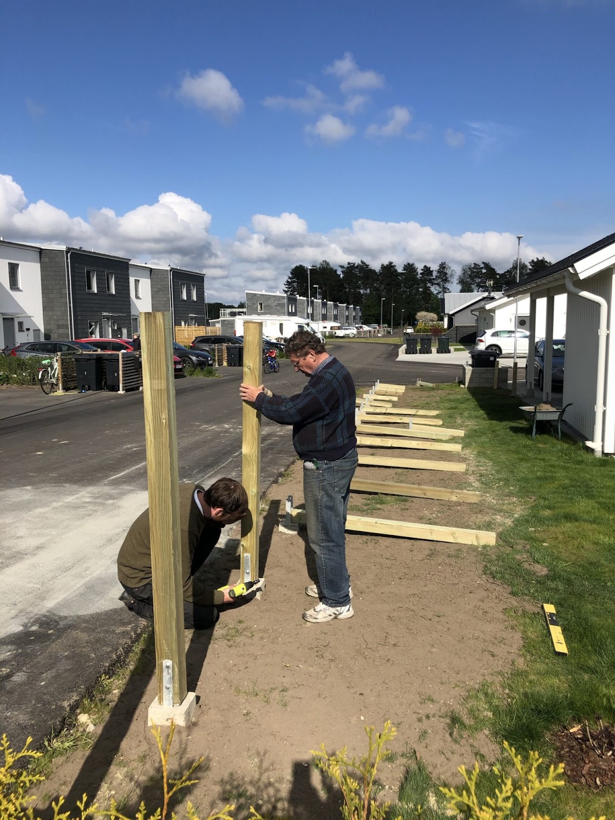 Plank vid tomtgränsen
