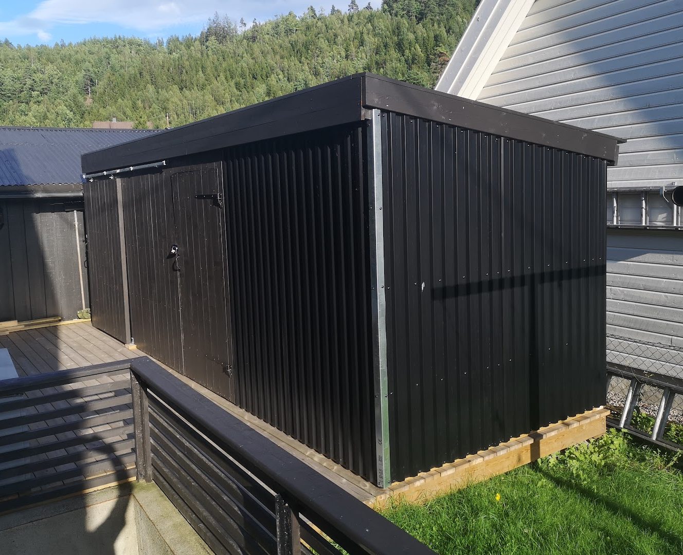 Cykel- och redskapsbod