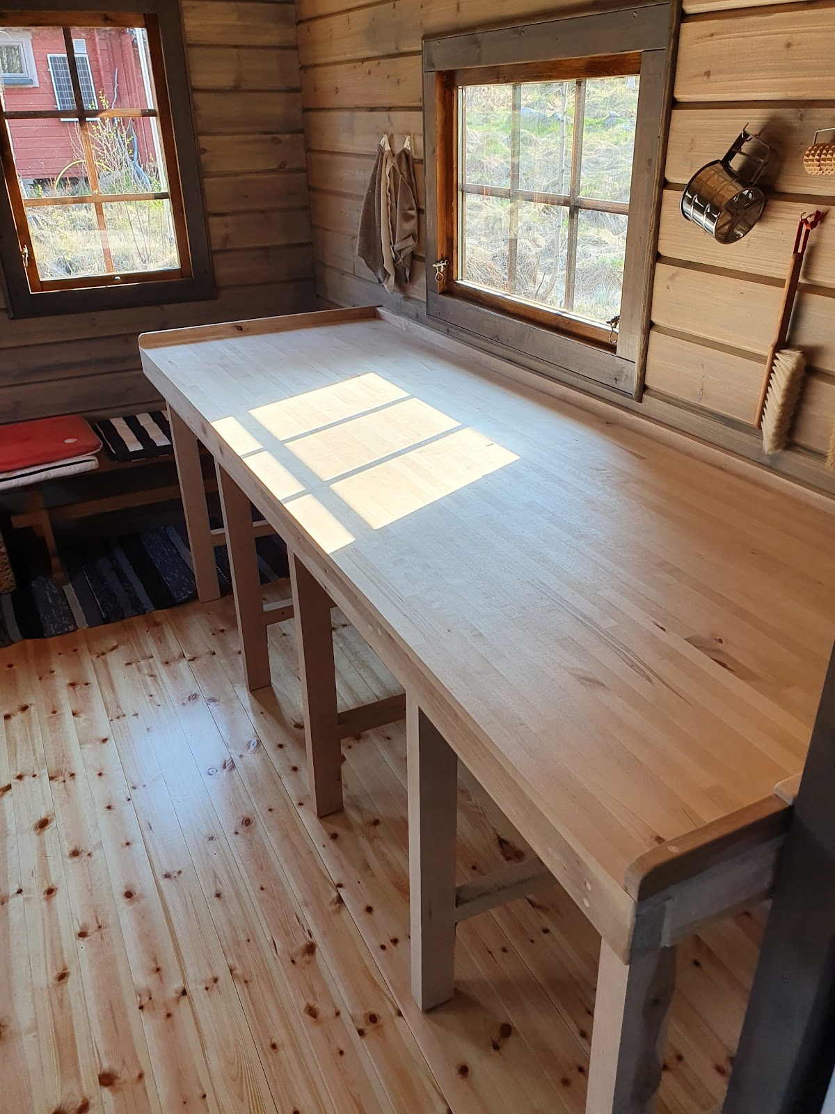 Bagarstuga med vedeldad bakugn