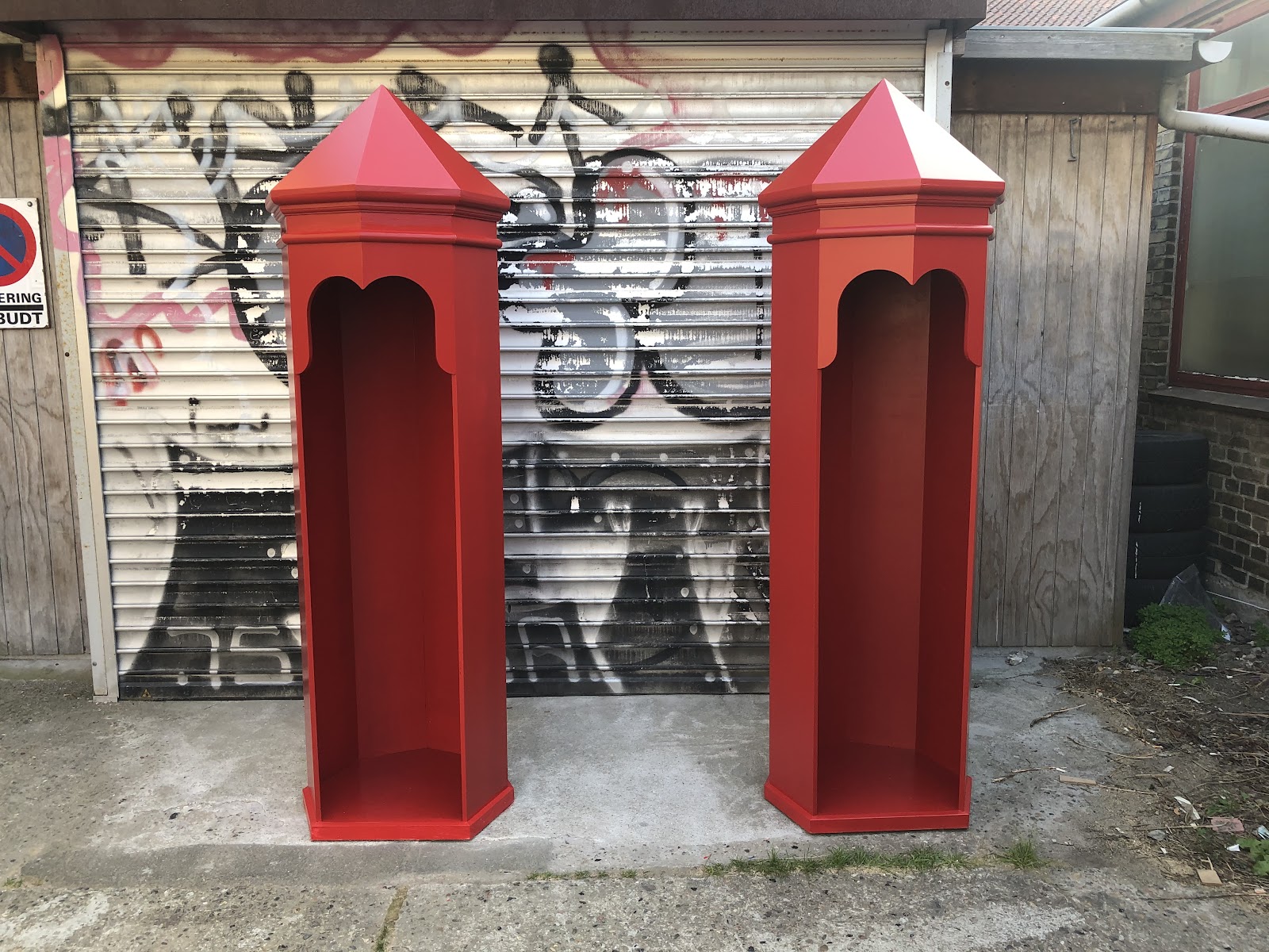 Måla hus för de små vakterna