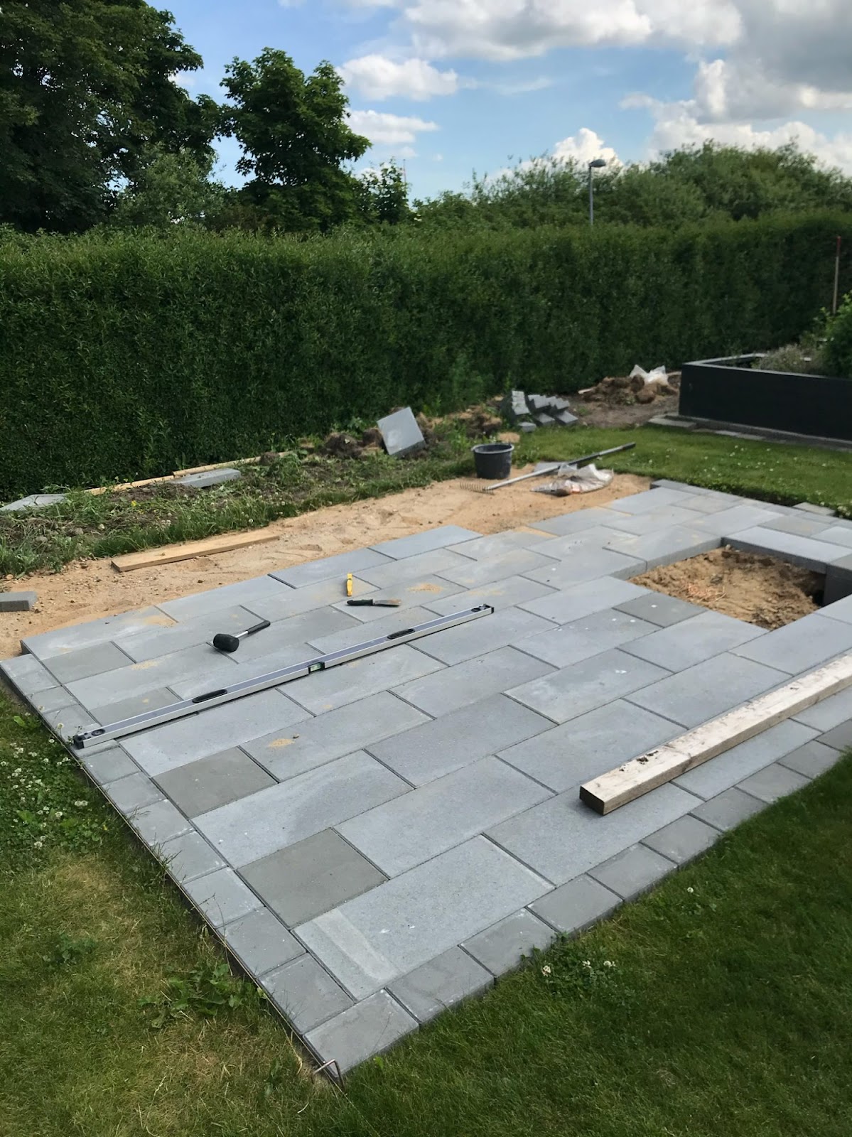 Mysig hörna med öppen spis