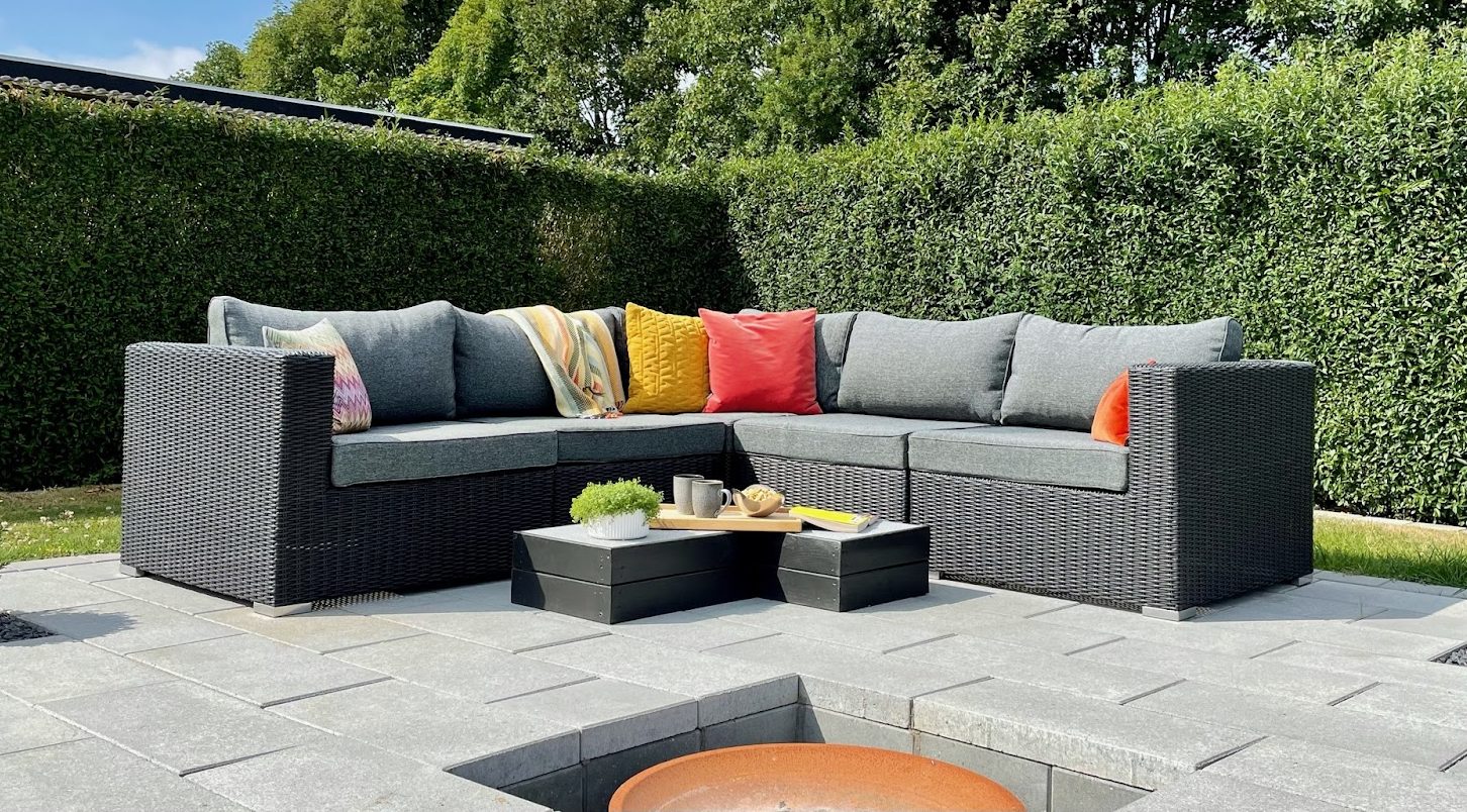 Mysig hörna med öppen spis