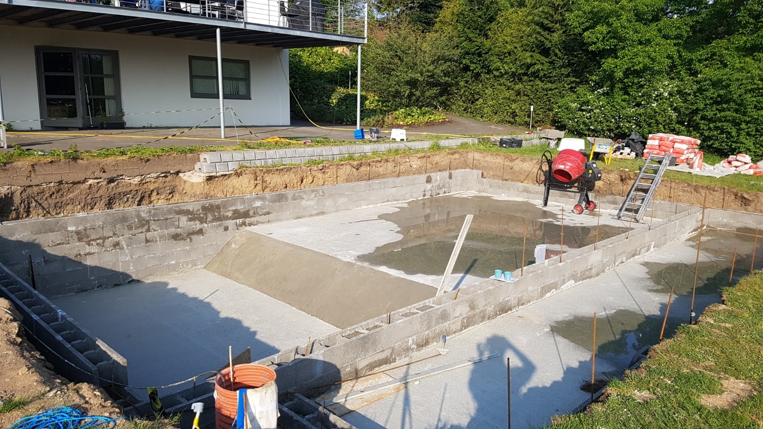 GDS Naturpool i trädgården