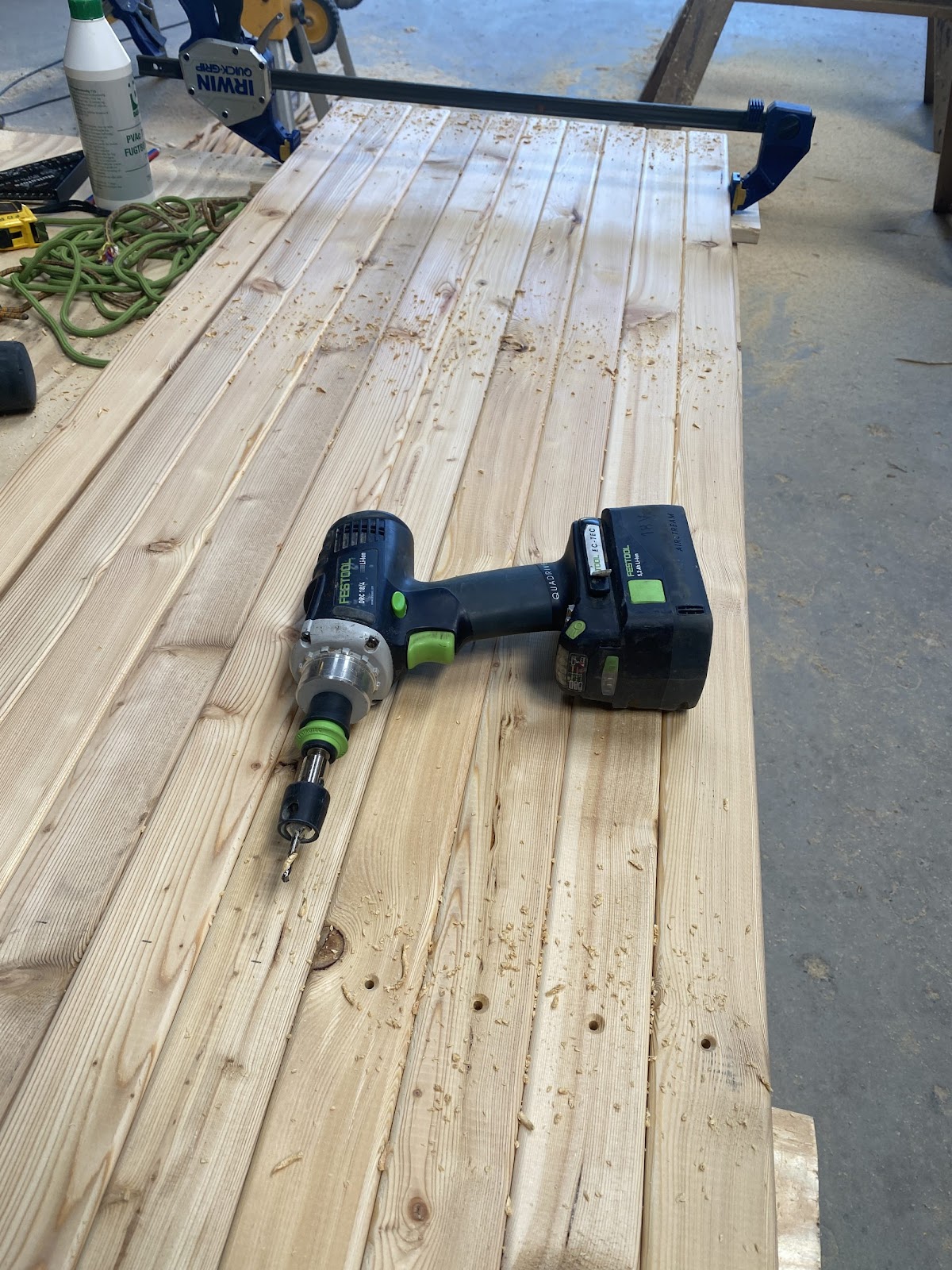 Tvåsidig lamellbänk