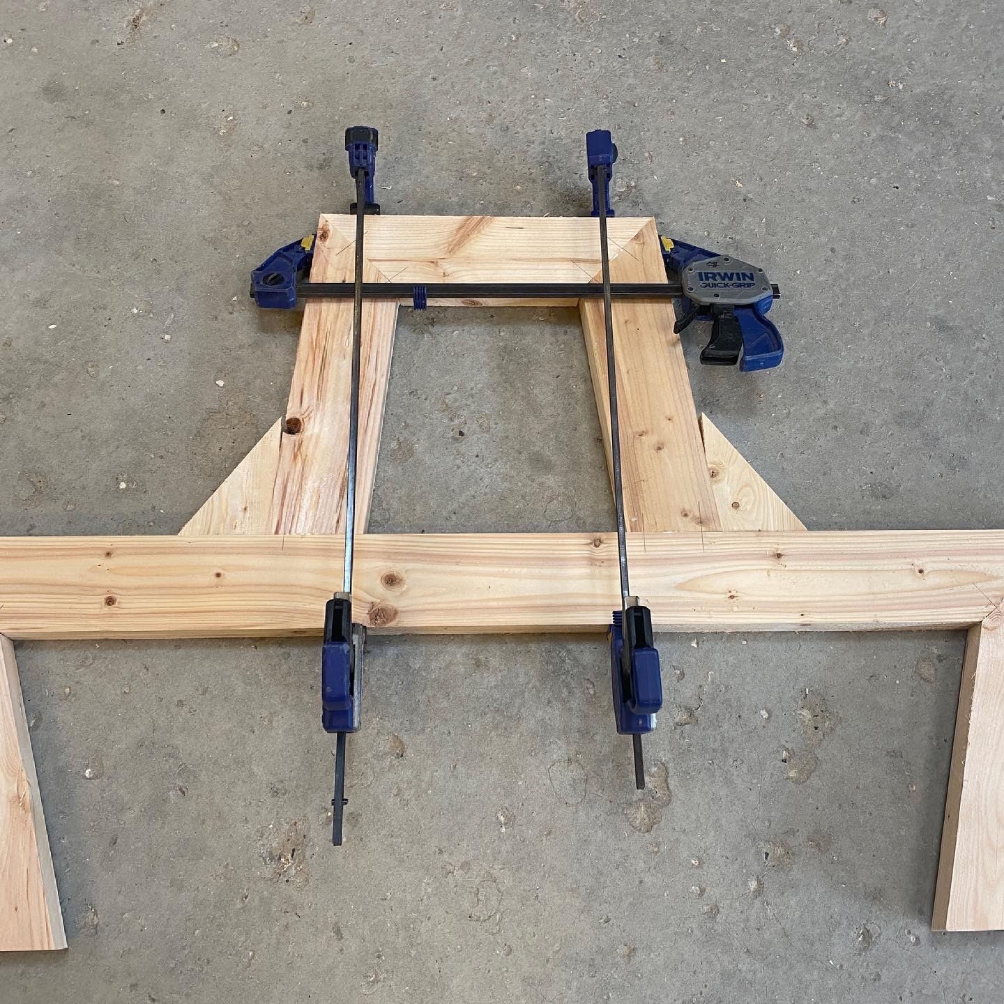 Tvåsidig lamellbänk