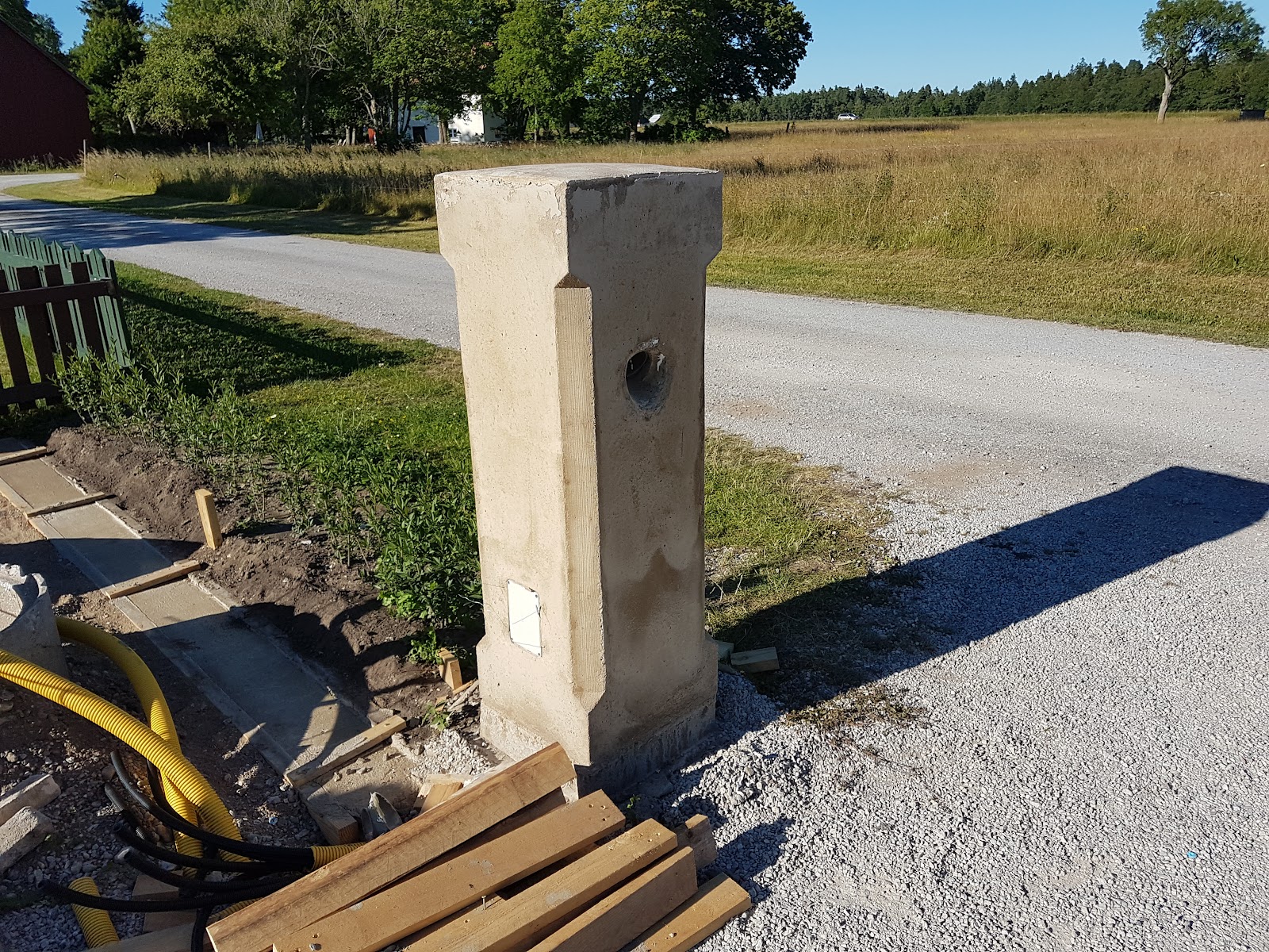 Infarts-stolpar med inbyggda belysning