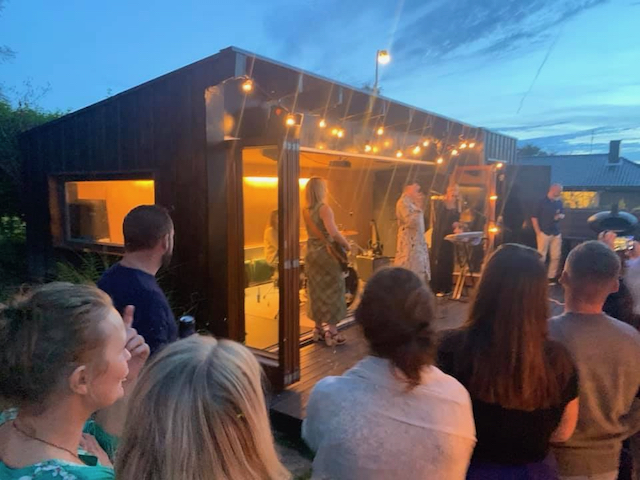 Uterum för fest och musik