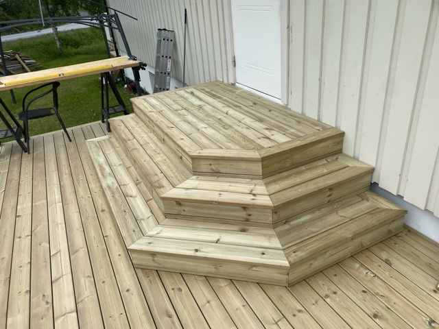 Ny beklädnad och entrétrappa