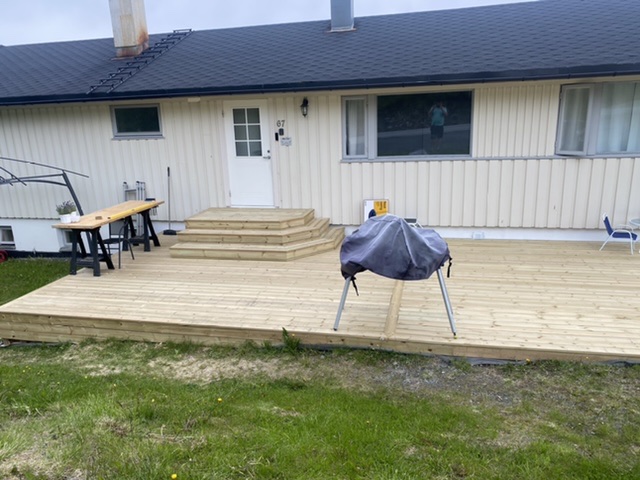 Ny beklädnad och entrétrappa