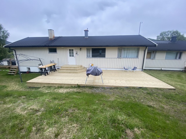 Ny beklädnad och entrétrappa