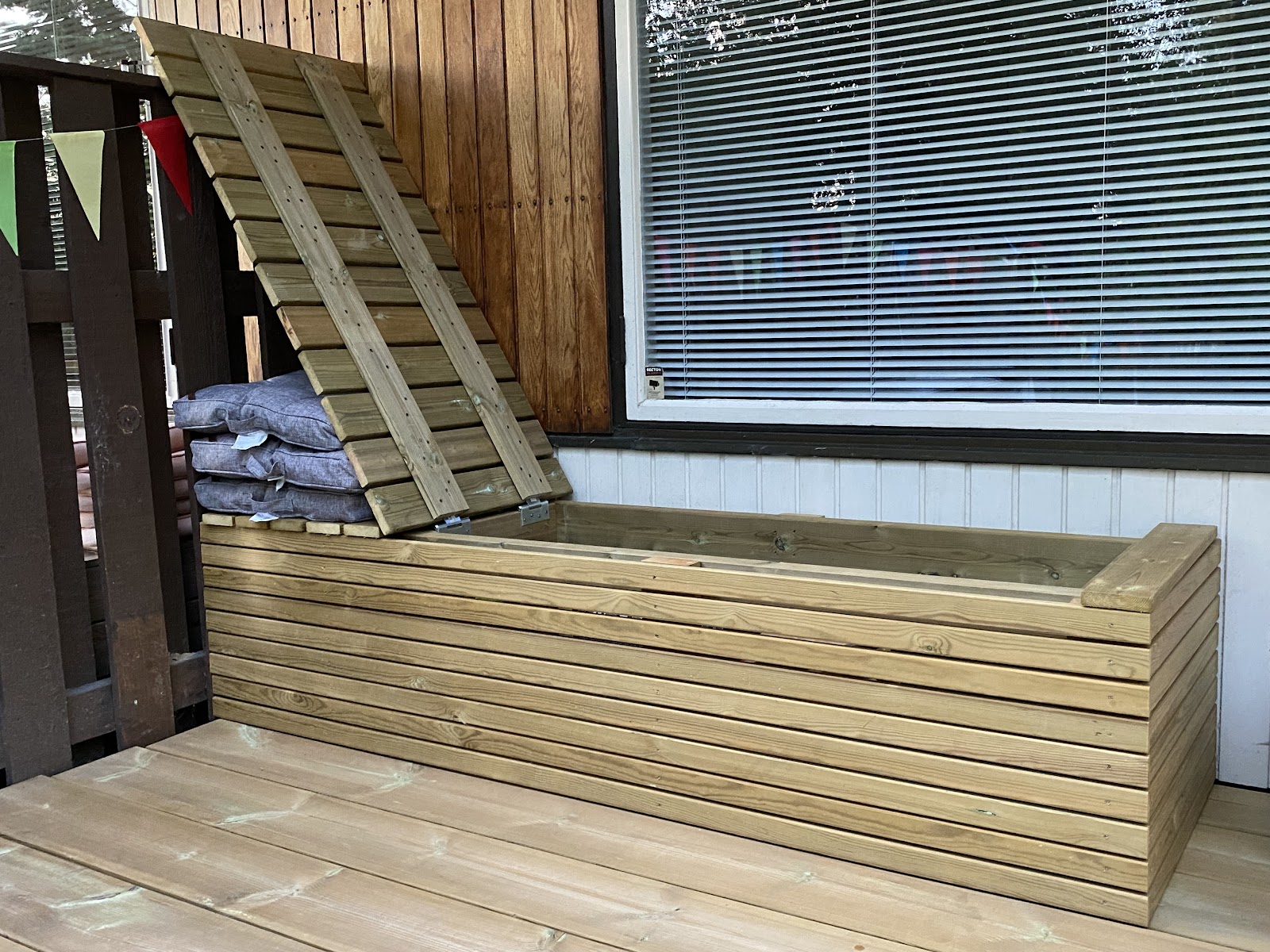 Terrass med smart förvaring