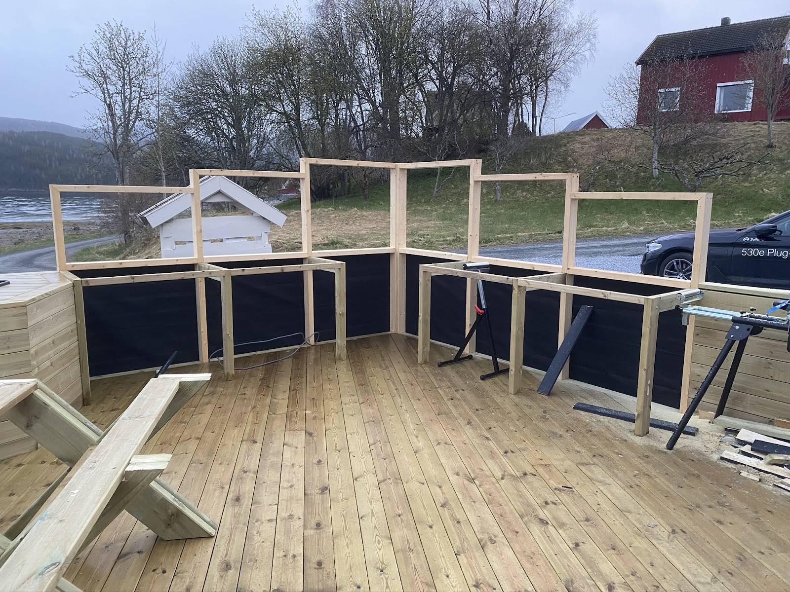 Utekök med matplats och pizzaugn