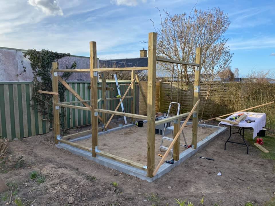 Nytt trädgårdsskjul