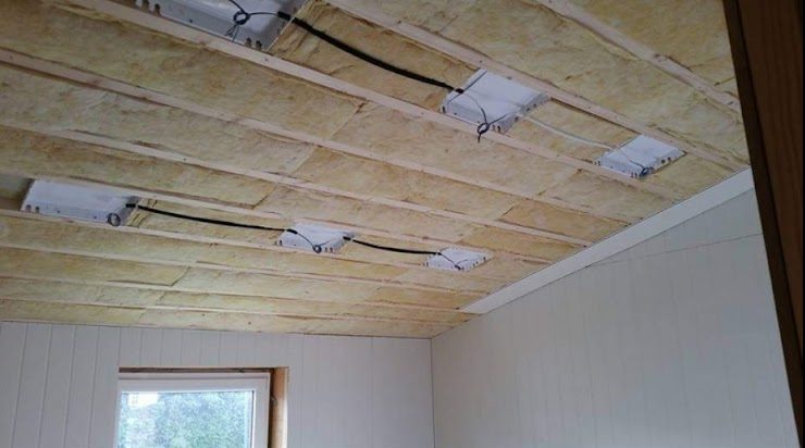 Tillbyggnad och täckt entré Initial