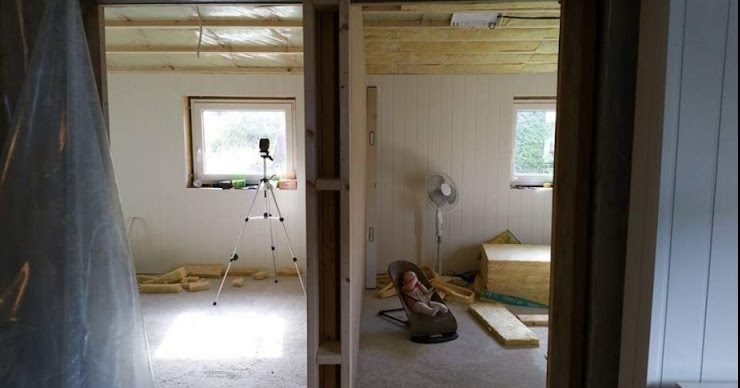 Tillbyggnad och täckt entré Initial