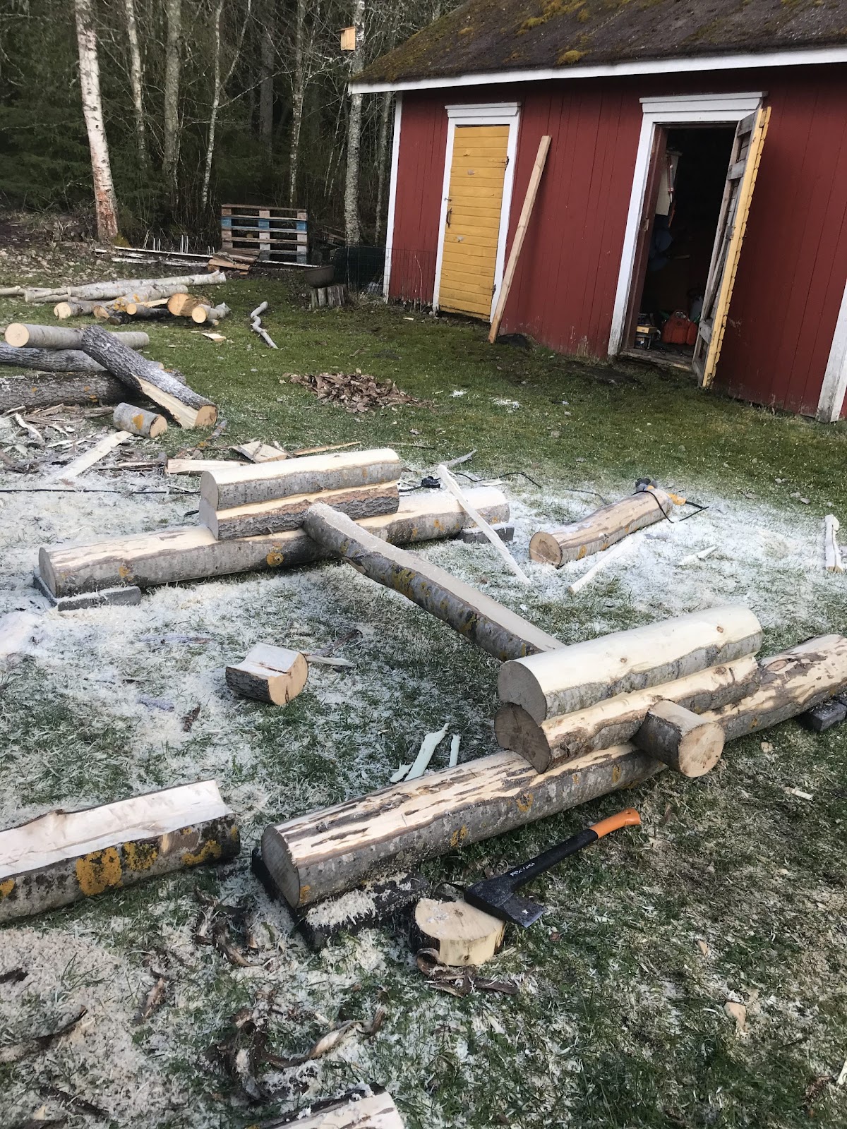 Bord och bänk set med tjocka stammar