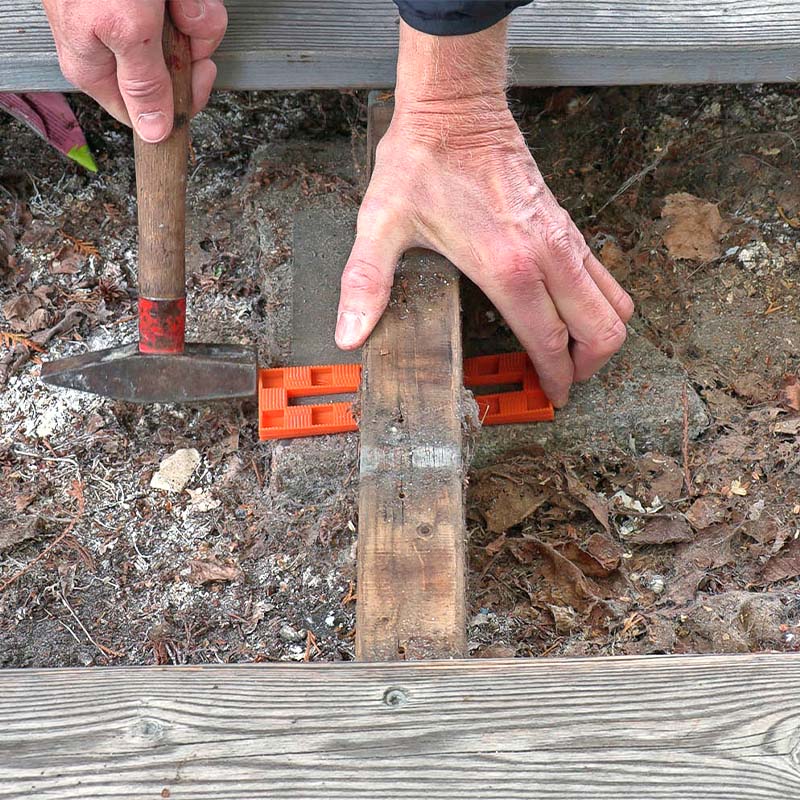 Kloss opp sviktende tilfarere med kiler