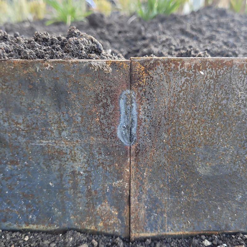 Cortenstål plader sættes sammen popnitter