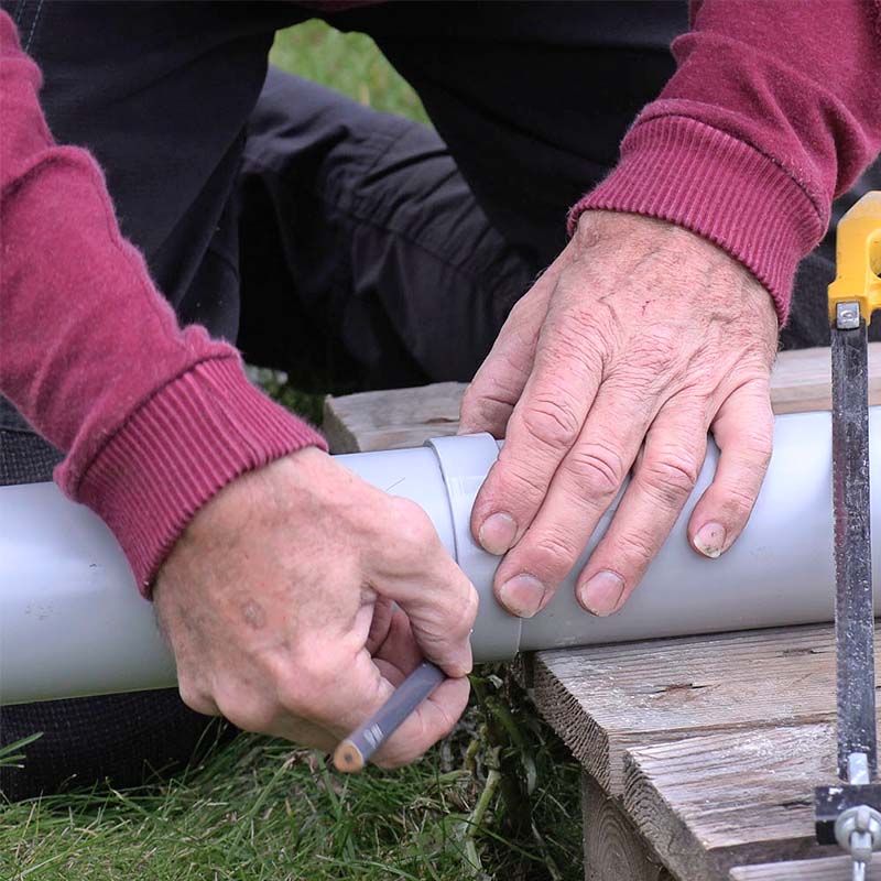 Gör markeringar på det nya stupröret