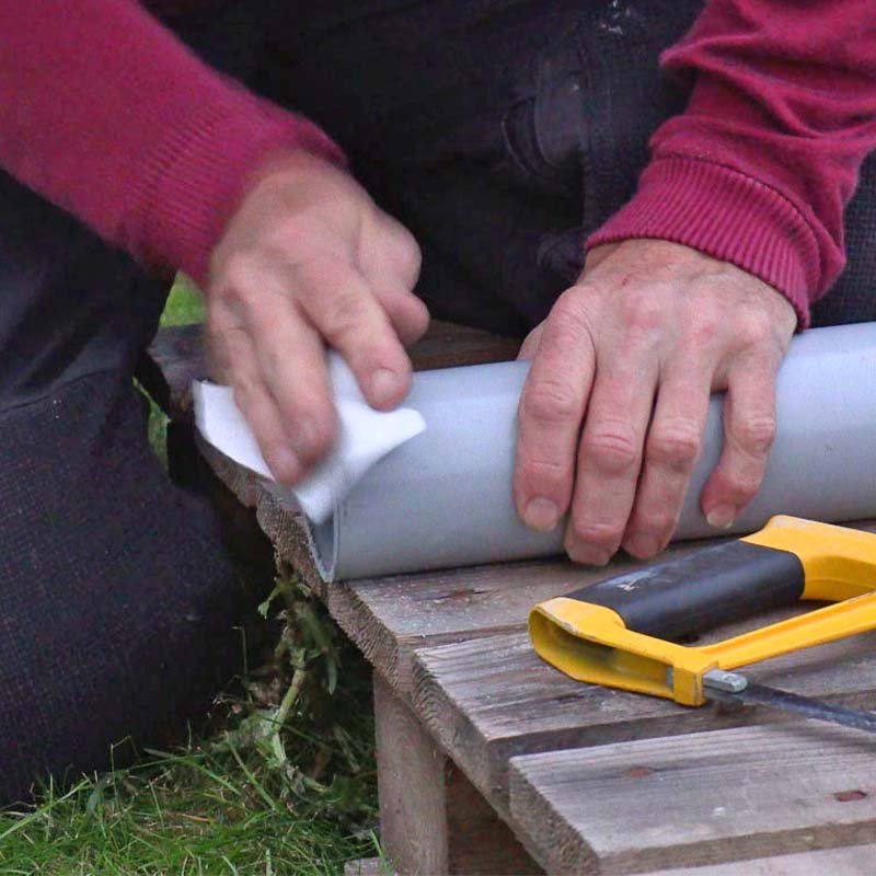 Slipa med grovt sandpapper på kanterna