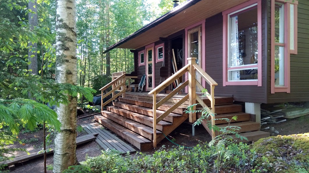 Sauna uusista ja vanhoista materiaaleista