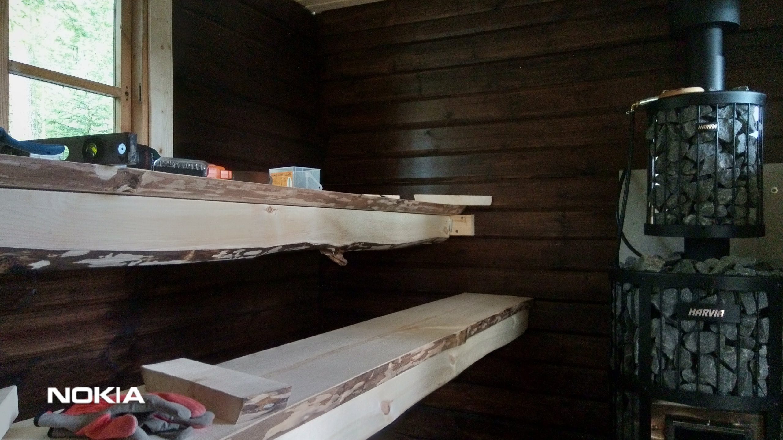 Sauna uusista ja vanhoista materiaaleista