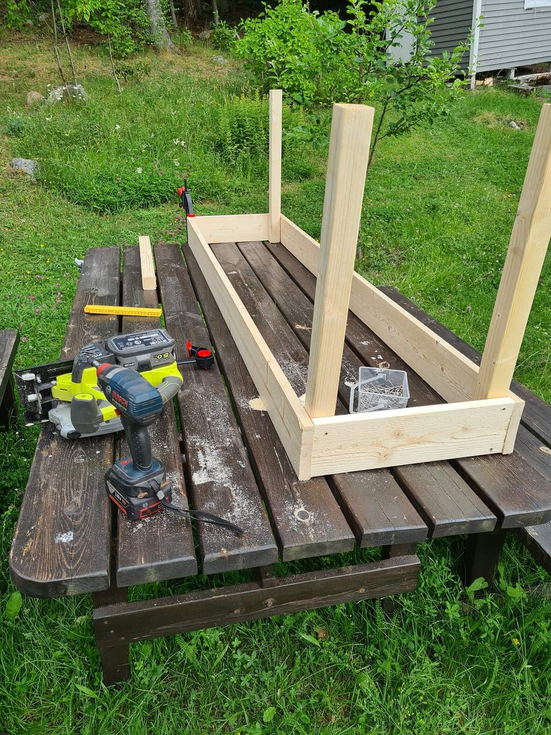 Hönshus av gammal lekstuga