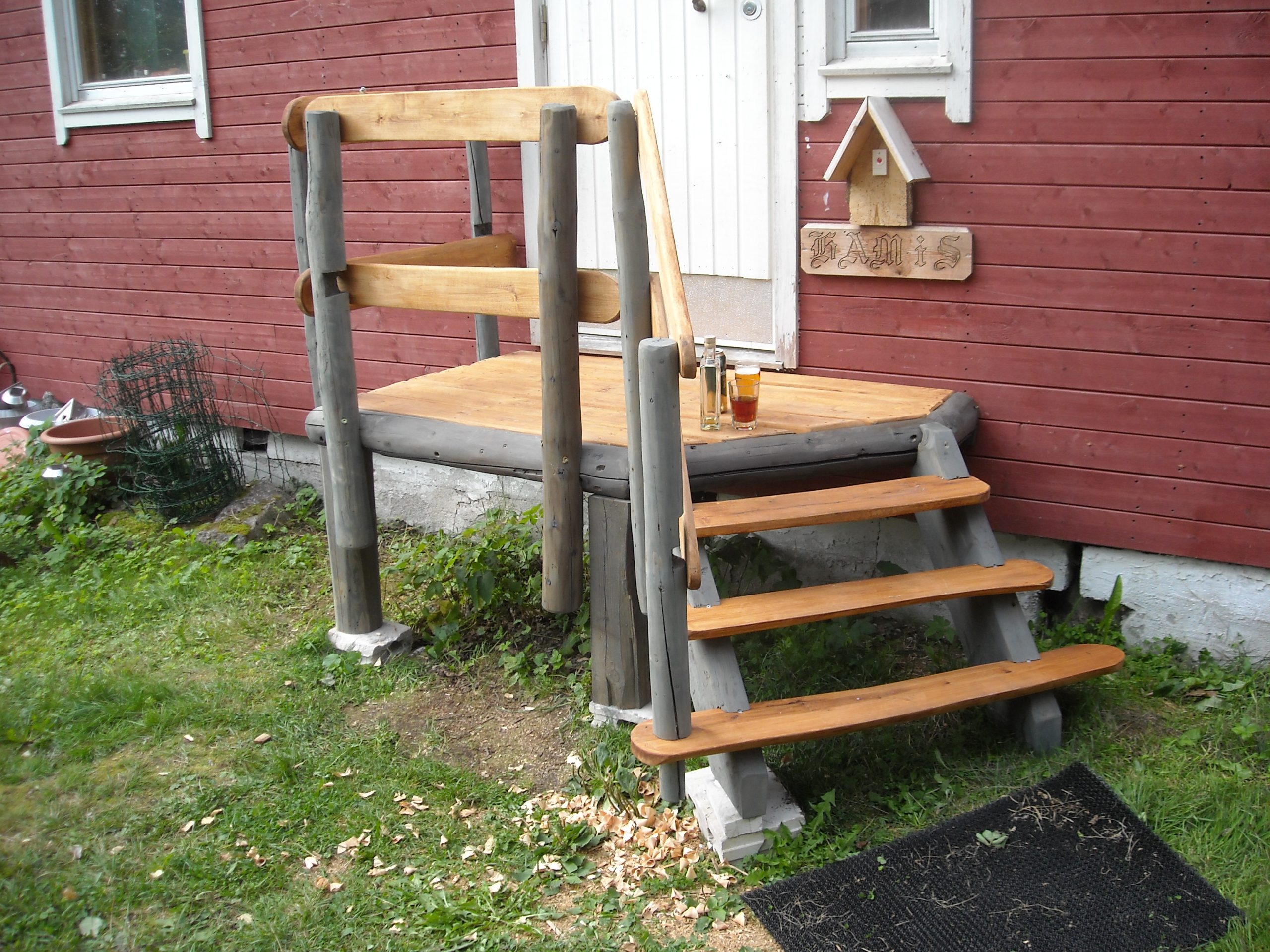 Pienet portaat kaiteilla