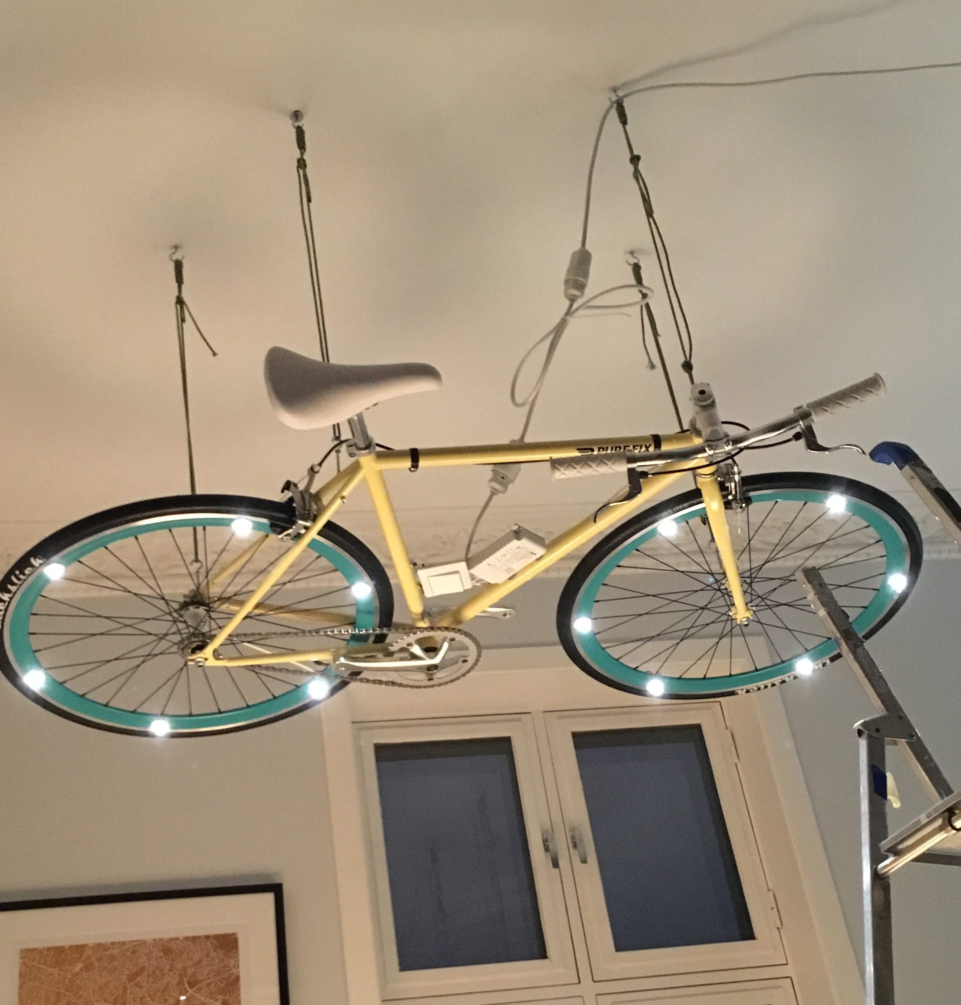 Kattolamppu pyörästä