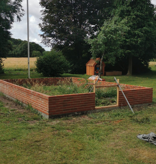 Stort orangeri med tegelstensgolv