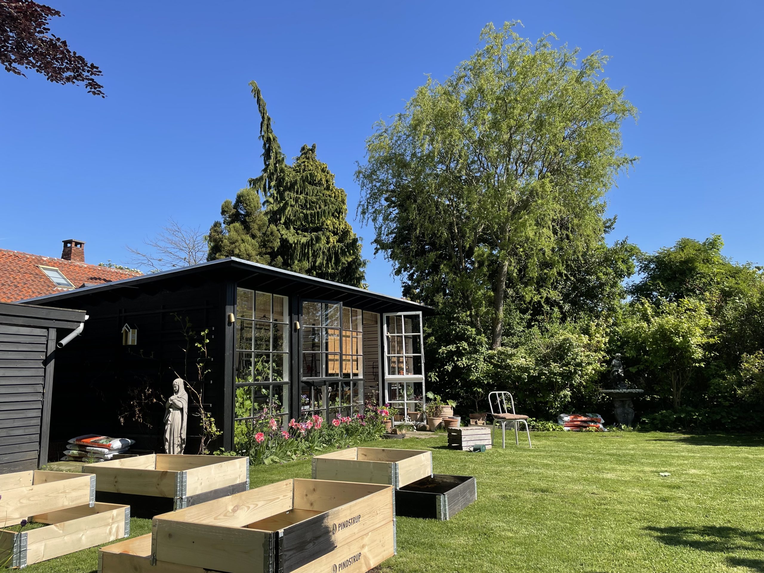 Lätt isolerat orangeri av återvunnet material