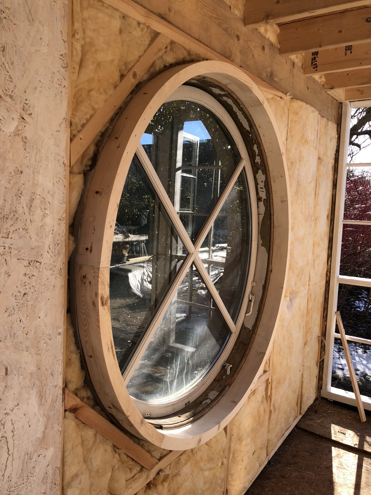 Lätt isolerat orangeri av återvunnet material