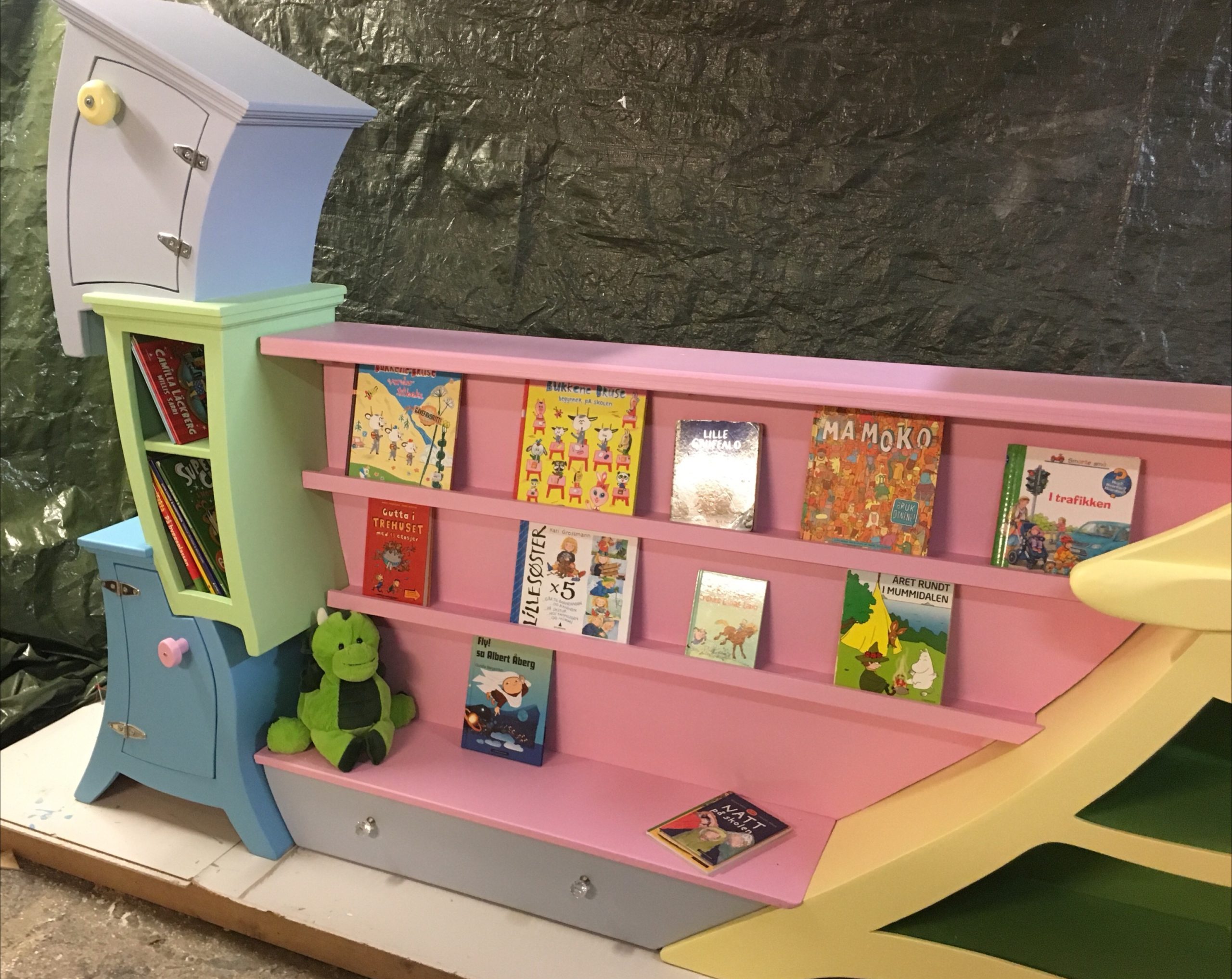 Eventyrhylde med læseplads