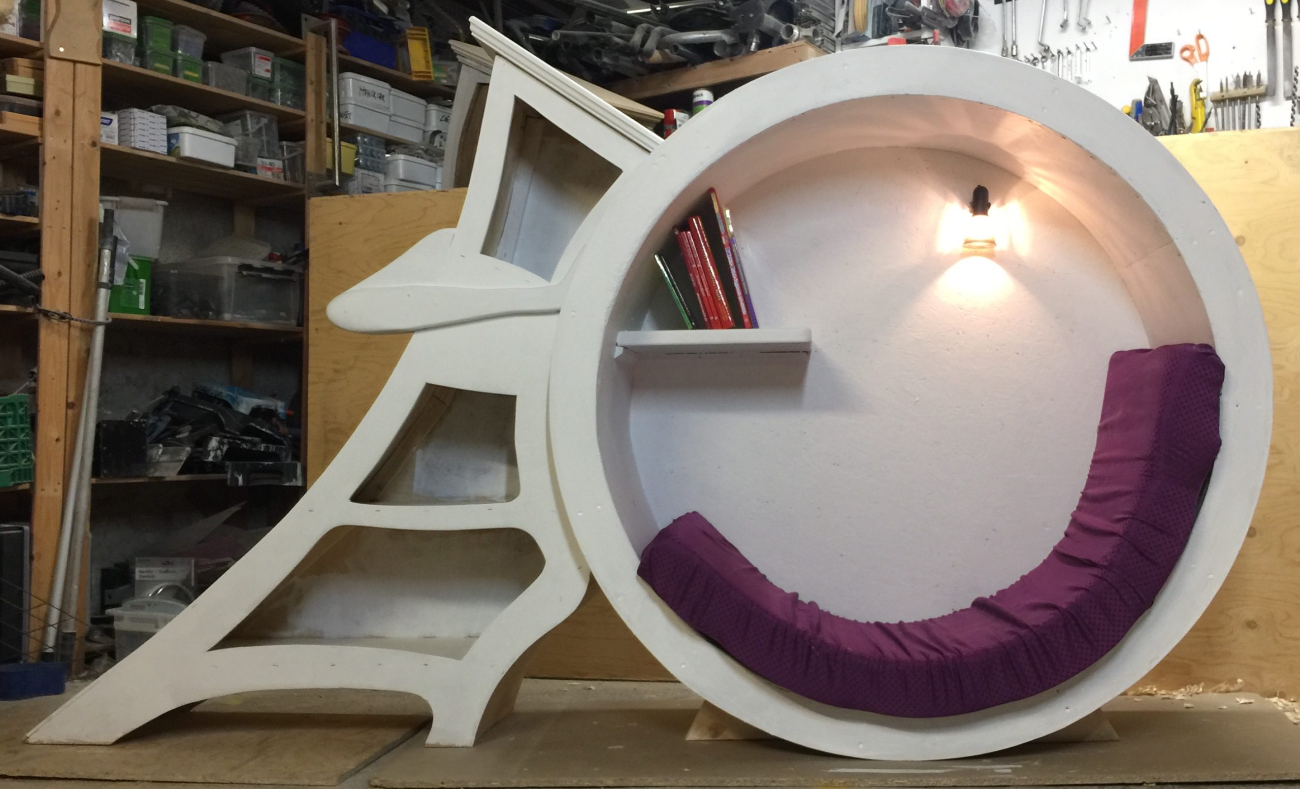 Eventyrhylde med læseplads