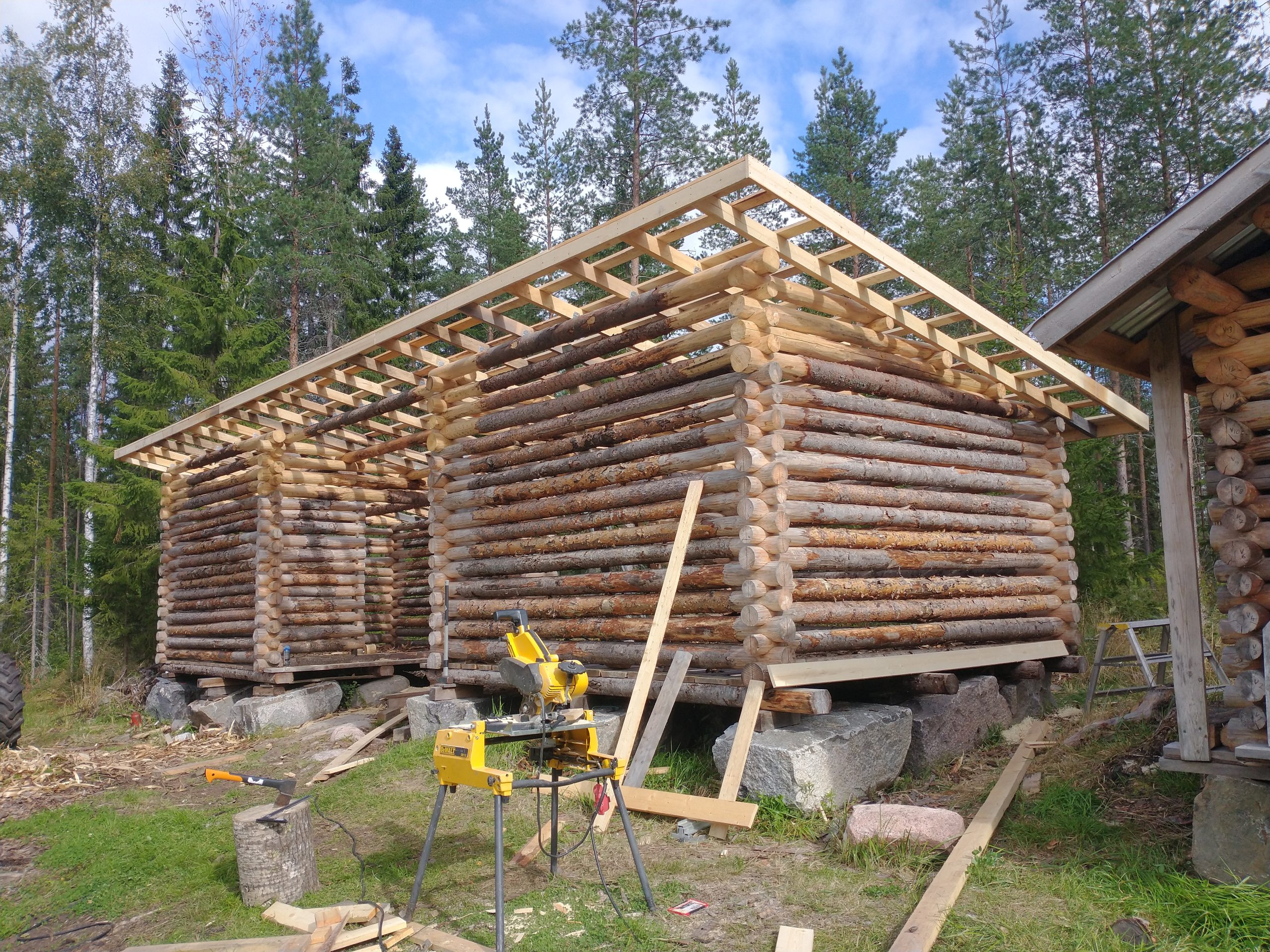 Trästuga till traktor