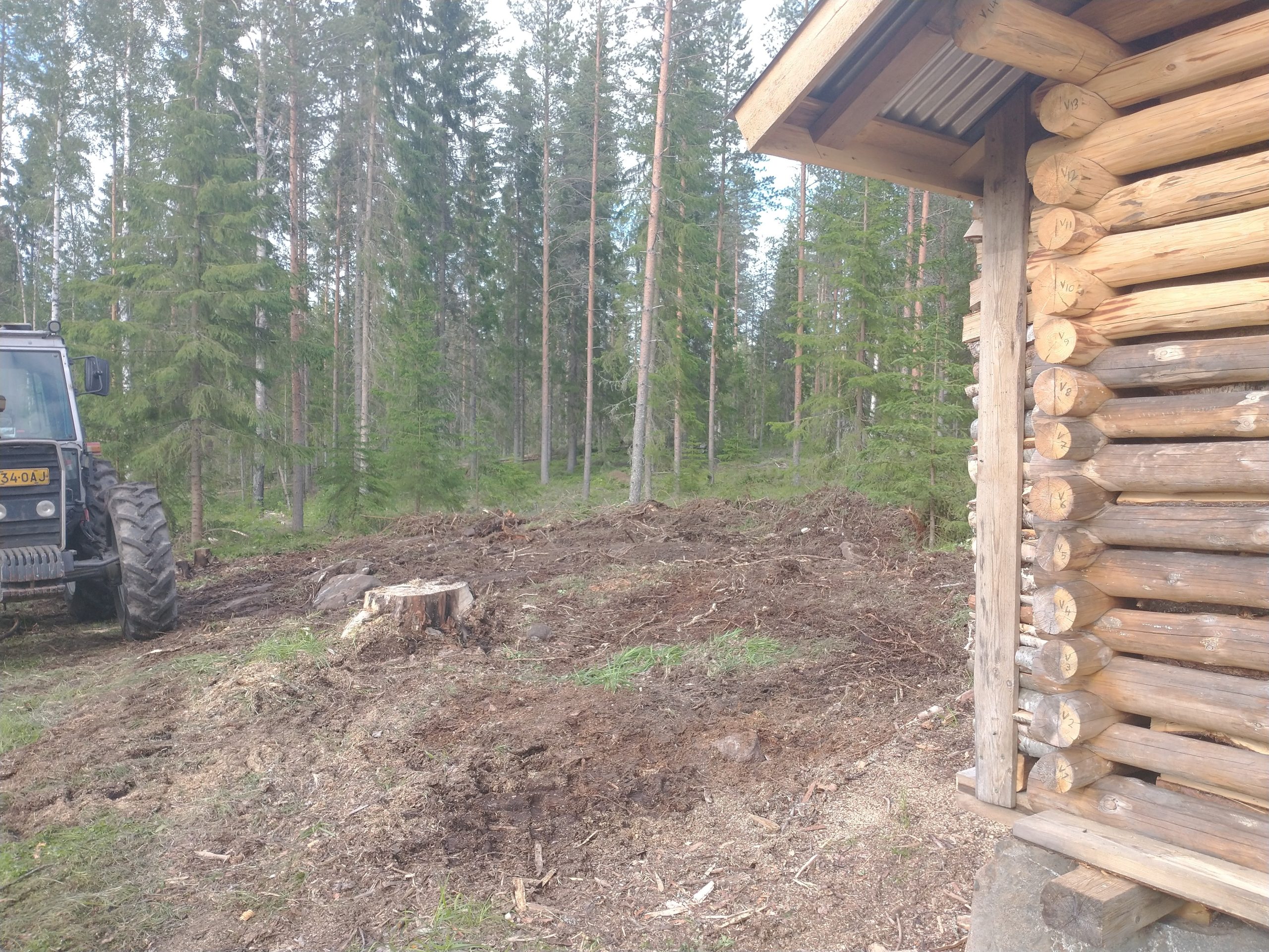 Trästuga till traktor