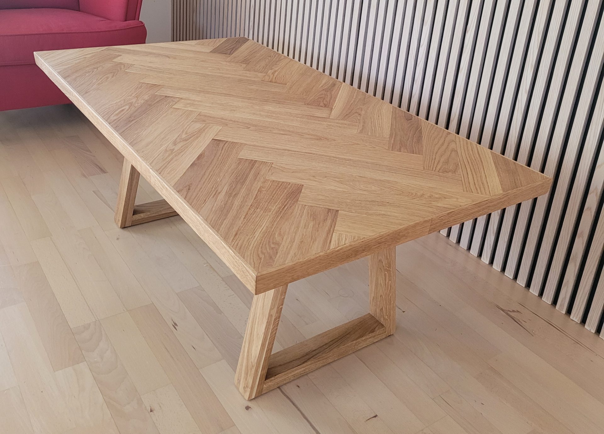 Sohvapöytä vanhasta kalanruotolattiasta