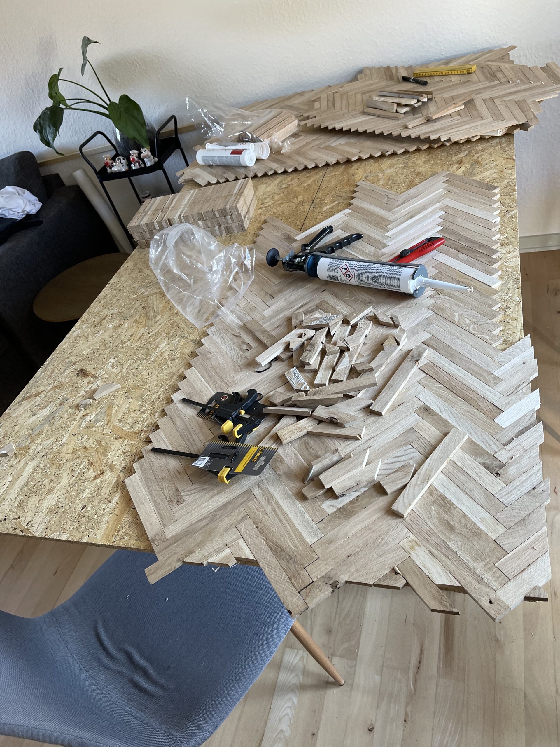 Sildebensbord af genbrugsmaterialer