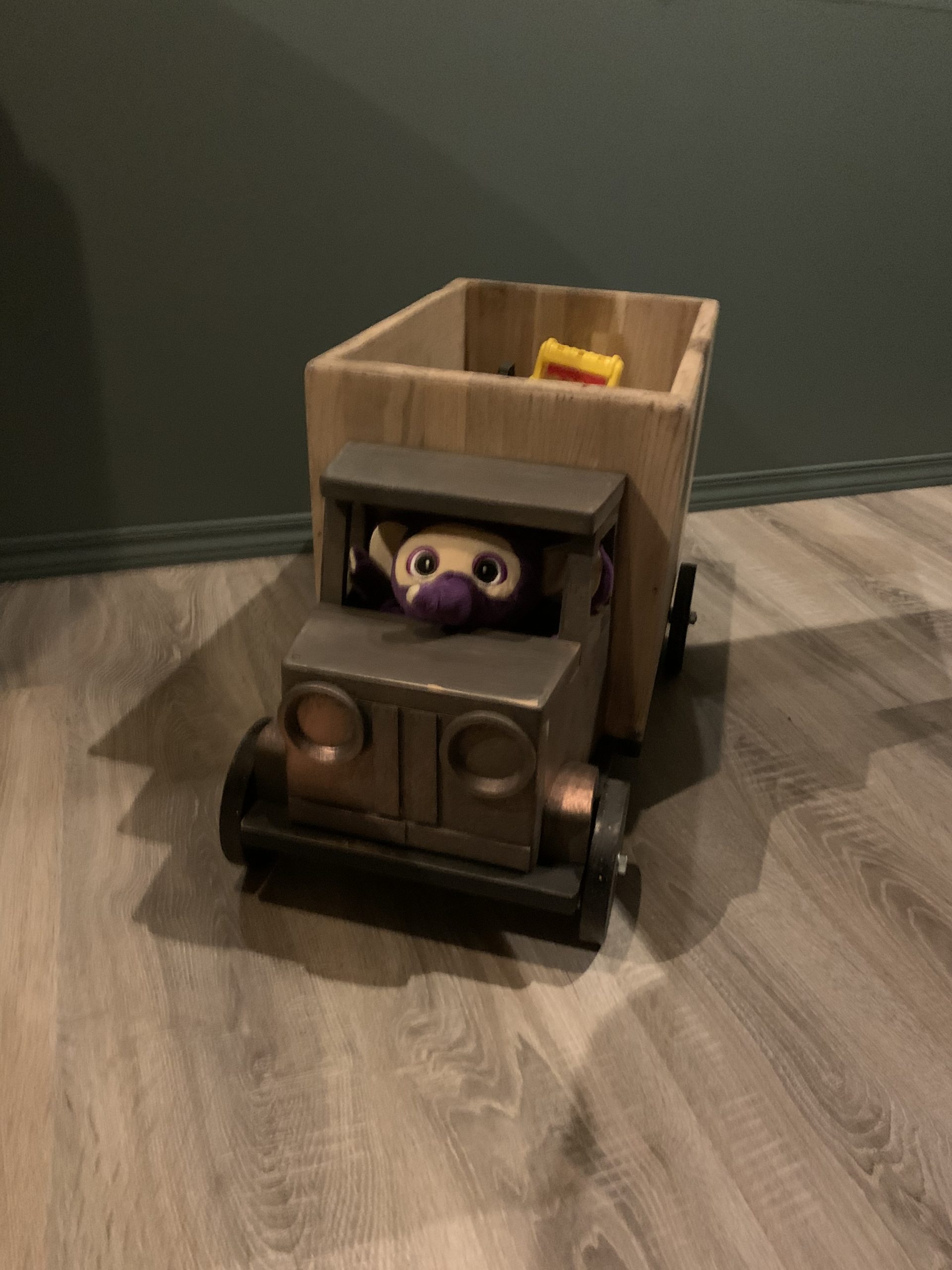 Opbevaringskasse som legebil